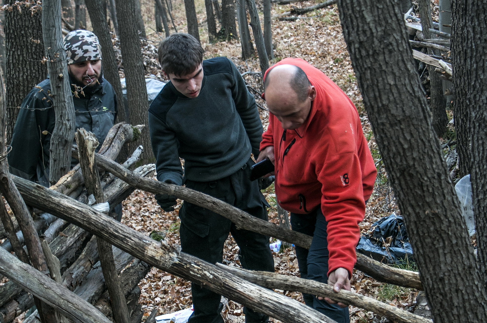 Оцеляване в широколистни гори